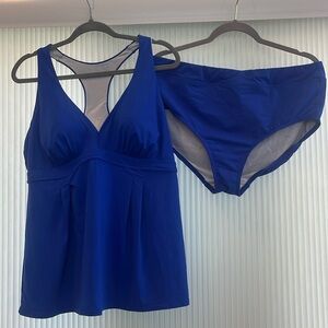 Tankini Size 16 by Lands End. Gently worn from a Smoke free home.